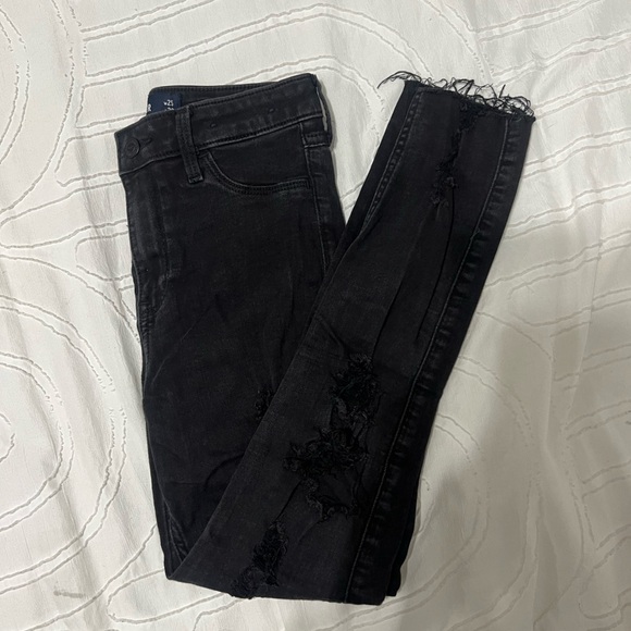 Hollister high rise black distressed jeans - Picture 1 of 8